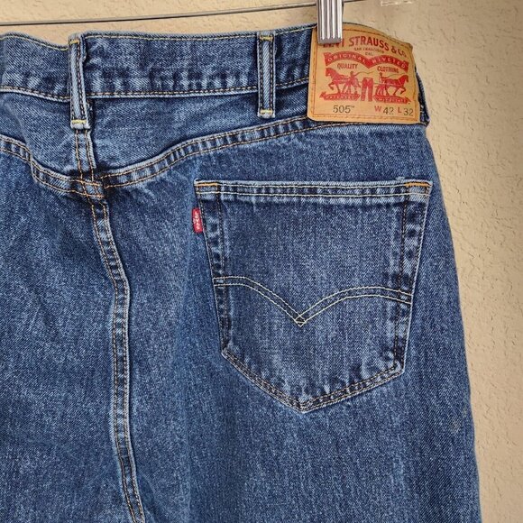 Levi's 505 Mens Jeans 42x32 Blue‎ Denim Logo Straight Leg Flat Front - Picture 4 of 13